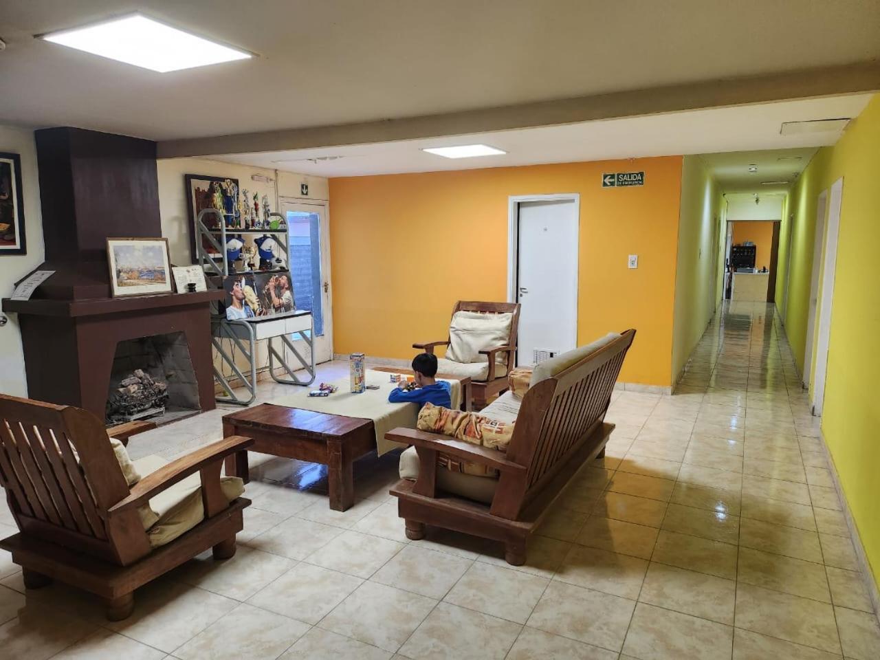 Hostel Danny El Calafate Zewnętrze zdjęcie